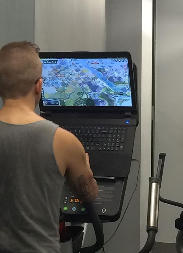 18. Не отрываясь от дел, так сказать