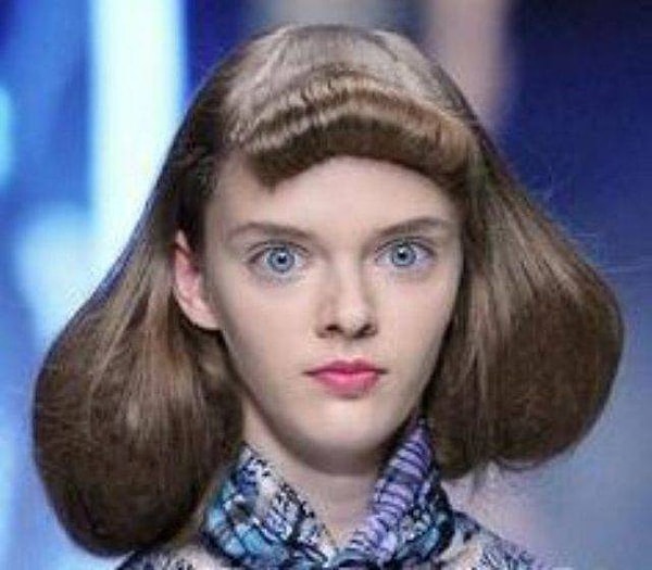 4. Судя по отчаянию в глазах, перед выходом на подиум ей показали ее отражение