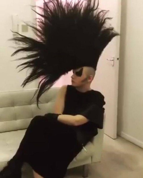 17. "Я проснулся уже такой"