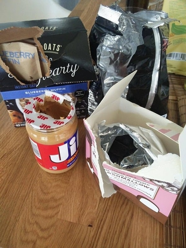 2. Людям, которые вот так открывают продукты, надо посвятить отдельный пост...