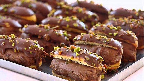 5. Что вы думаете о тортике из эклеров? Конечно же, с условием, что он будет содержать все, о чем вы упоминали выше...