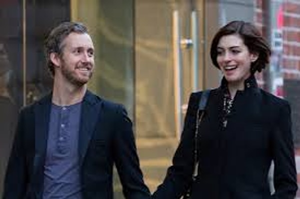 10. Энн Хэтэуэй и Адам Шульман