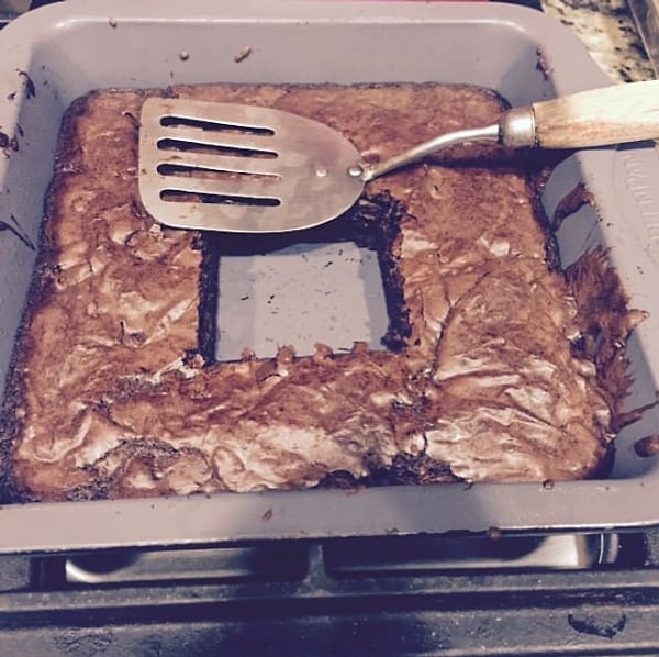 1. Ну вот что вам сделал брауни?