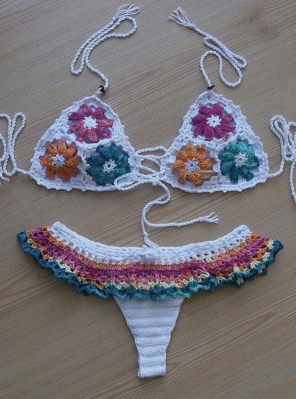 13. Оооо, вязаное бикини!