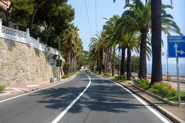 7. Что насчёт ограничения скорости на автомагистралях Италии?