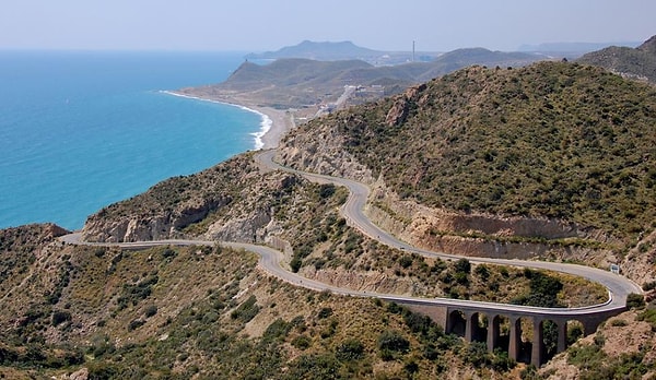 10. И последнее - Испания. Определите ограничение скорости в населённом пункте.