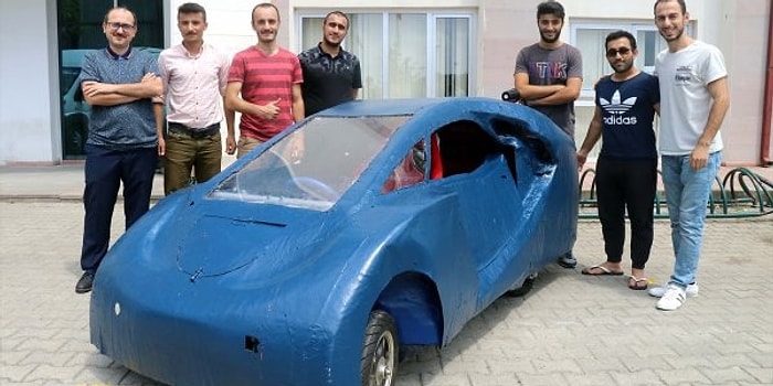 En Büyük Travmamız Olan 'Yüzde Yüz Yerli Otomobil' Projesiyle Kafayı Bozmuş Üniversiteli Gençlik