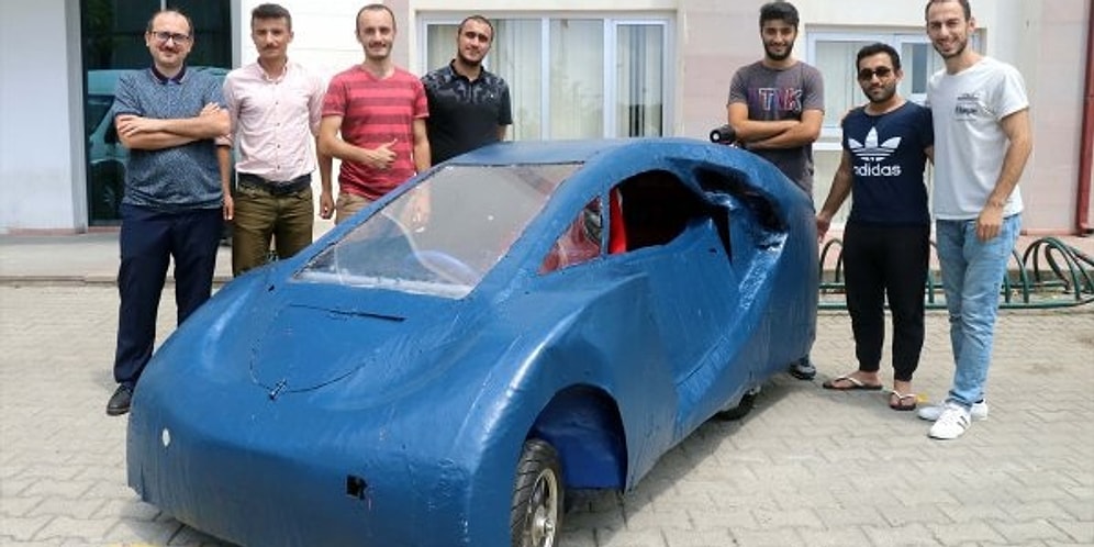 En Büyük Travmamız Olan 'Yüzde Yüz Yerli Otomobil' Projesiyle Kafayı Bozmuş Üniversiteli Gençlik
