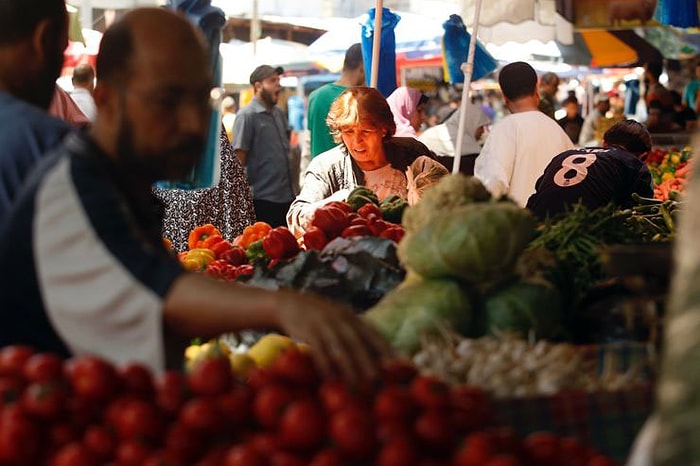 Domates 50 Sent, Sarımsak 1 Dolar: Pazarda Döviz Üzerinden Satış!