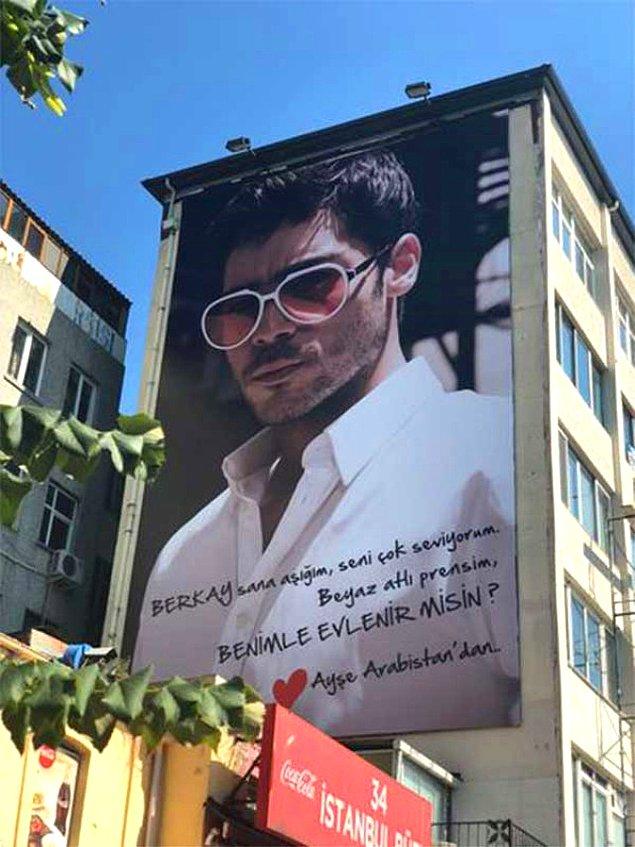 Öyle ki Arabistan'dan bir hayranı Karaköy'de bir binanın dış cephesine evlilik teklif ettiği bir afiş astırmıştı geçtiğimiz günlerde.