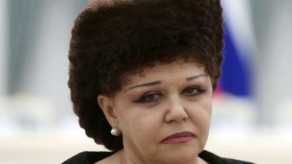 10. Всех интересеует, что на самом деле на голове у единороса Валентины Петренко