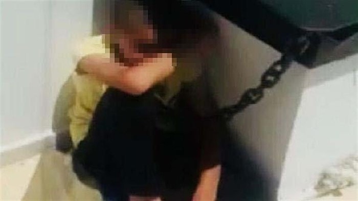 Çocuğunu Zincirle Bacaya Bağlayan Vicdansız Baba: 'Kaçıyordu, Çözüm Olarak Zincire Bağladım'