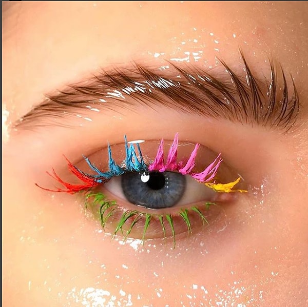 6. Разноцветные ресницы 😮