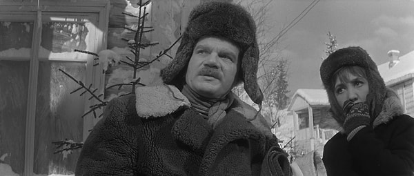 2. А узнаете, из какого фильма с участием актера этот кадр?