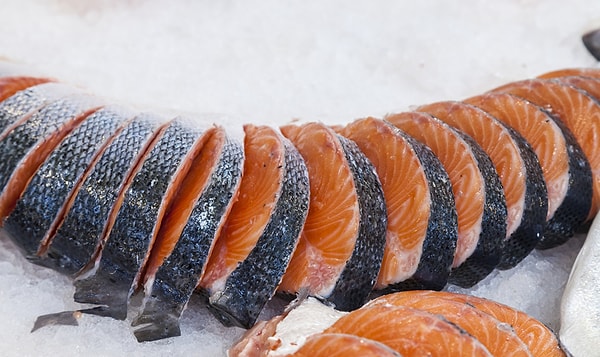 9. Сколько в морозилке может храниться сырая сёмга?