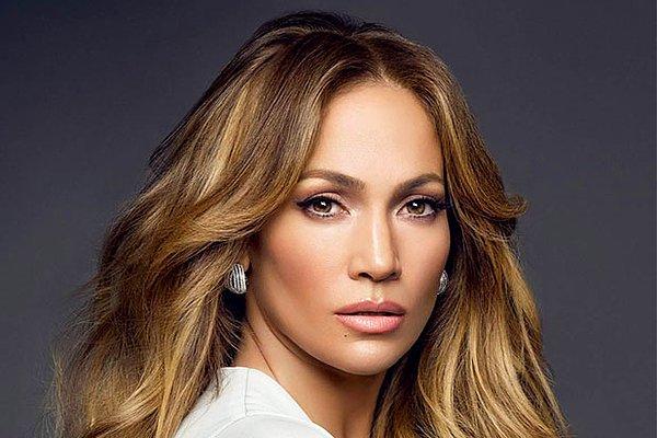 Yeni gelin gibi odasındaki her şeyin beyaz olmasını isteyen Jennifer Lopez
