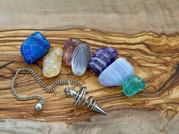 7. Выберите кристалл: