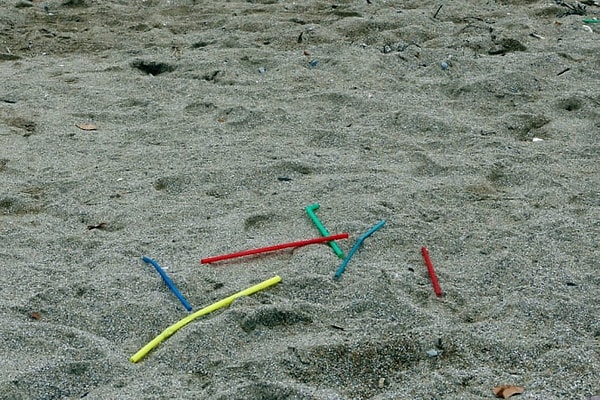 6. Американцы каждый день используют от 170 до 390 млн пластиковых соломинок для питья, а значит в год цифра составляет 142 миллиарда!