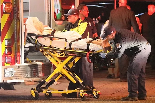 В самый разгар вечеринки кто-то из гостей был госпитализирован.