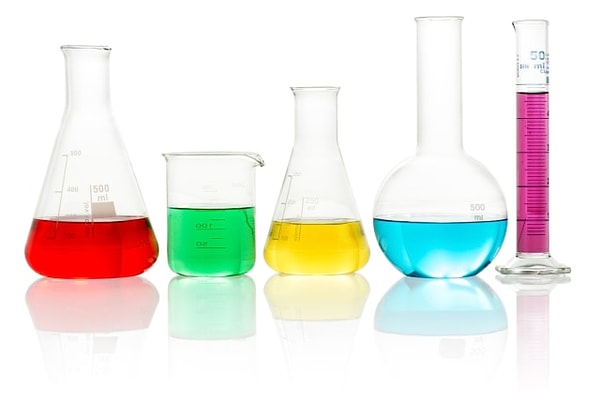 7. В какой из этих мензурок больше жидкости, чем в остальных?