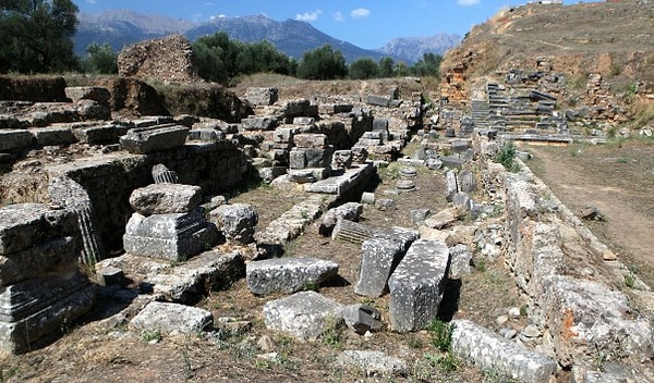 6. Чтобы увидеть руины Древней Спарты, вам придется отправиться в...