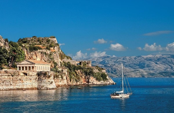 10. А какое из этих морей - самое большое в Евразии?