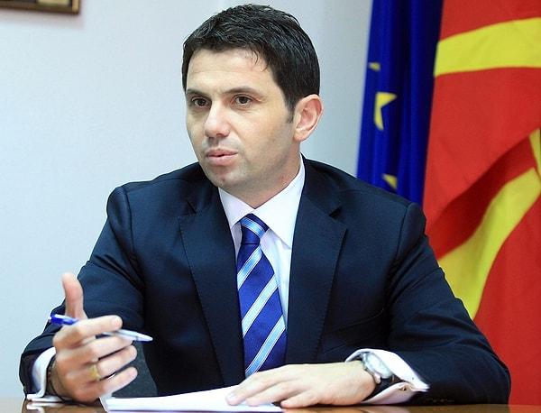 2. Makedonya Ulaştırma ve İletişim Bakanı Mile Janakieski, tekne faciası sonucu hayatını kaybeden 15 turistin ardından etik sebepleri göz önüne alarak istifa etti.