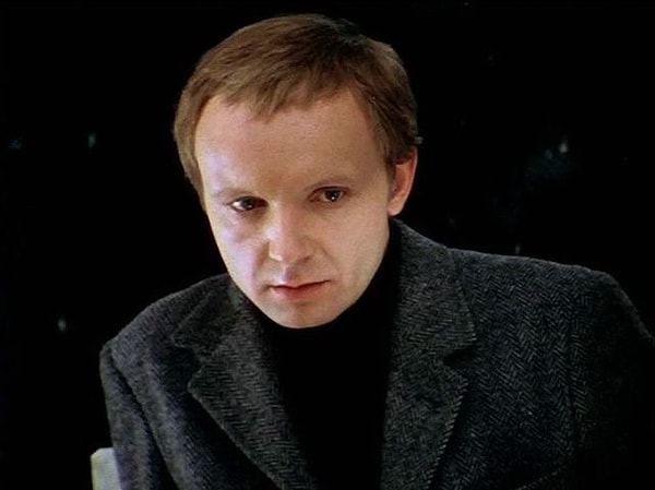 5. Знаете возраст Жени Лукашина из "Иронии судьбы, или С легким паром!"?