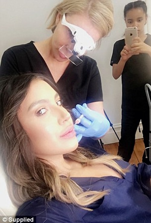 Bu tür uygulamalar oldukça pahalı da... Örneğin Zilla Stacey daha iyi selfie'ler için şimdiye dek 40.000'den fazla para harcamış.