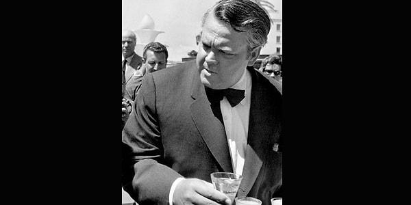 20. Hayatı boyunca 17 kez Cannes Film Festivali'ne giden Ara Güler, 1958 yılında 11.'si düzenlenen festivalde de yönetmen Orson Welles'in fotoğrafını bu şekilde çekmiş.