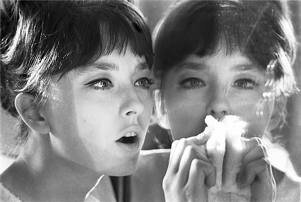 1. Как зовут эту актрису?