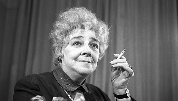 11. И последнюю актрису черно-белого кино зовут...