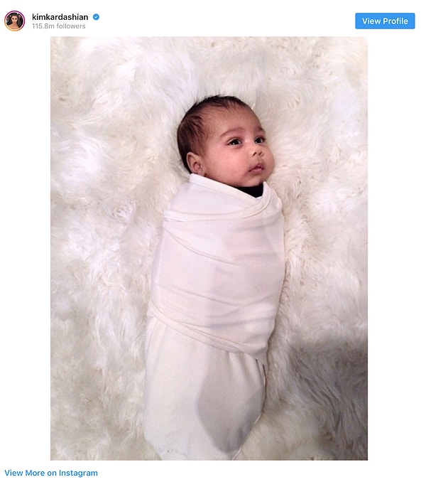 10. У Ким Кардашян и Канье Уэста родился первый ребенок - малышка Норт Уэст.
