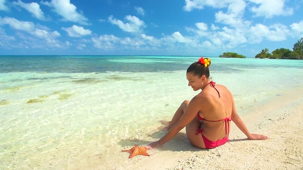 Те, кто хочет провести время на острове, в неделю должны заплатить не менее 6 тысяч долларов на человека.