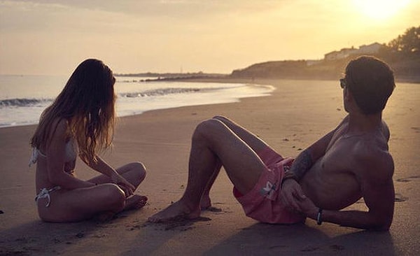 На острове, разрешающем отдых без одежды, существуют некоторые правила для туристов.