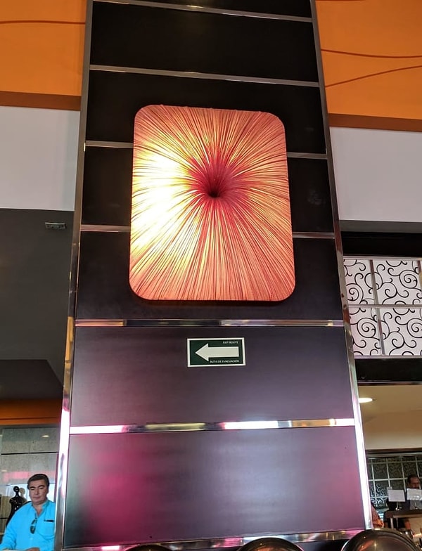 6. Да уж, такая световая панель в очередной раз это подтверждает...