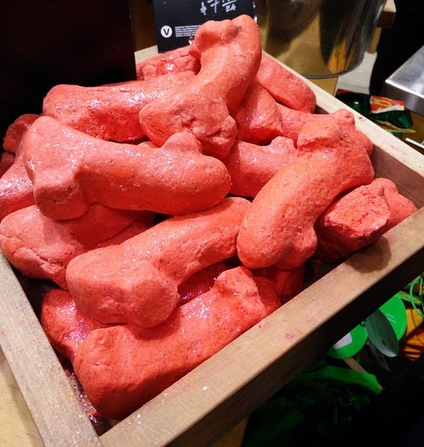 19. Эти бомбочки для ванны на что-то похожи, правда?