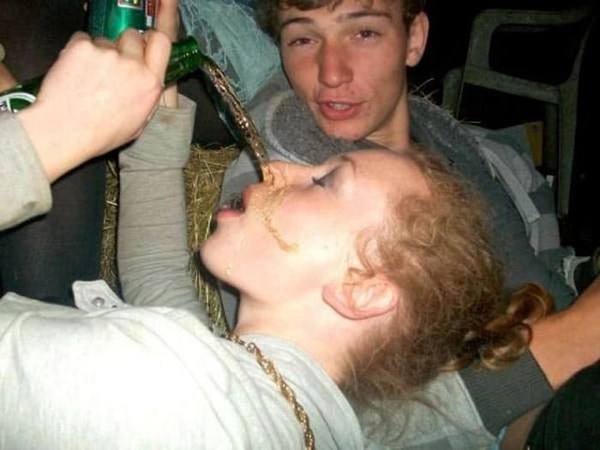 5. Льются песни, льются вина...