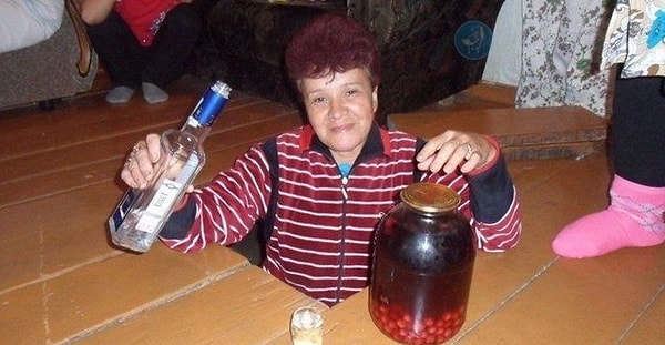 6. Вот это поворот 😳 Кому отвёрнут с домашним компотом?