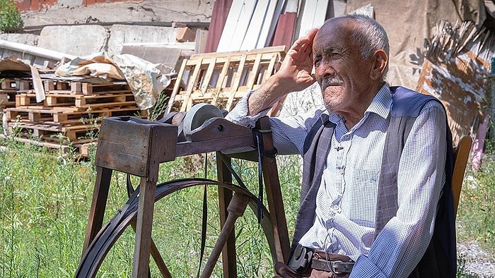 Yarım Asırlık Çarkçı Ali Usta'nın Gidecek Yeri Yok: 'Bayram da Gelse Garibanlık Aynı'