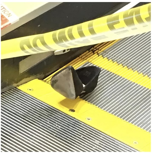 4. Девушки, будьте, пожалуйста, осторожнее, на эскалаторах...