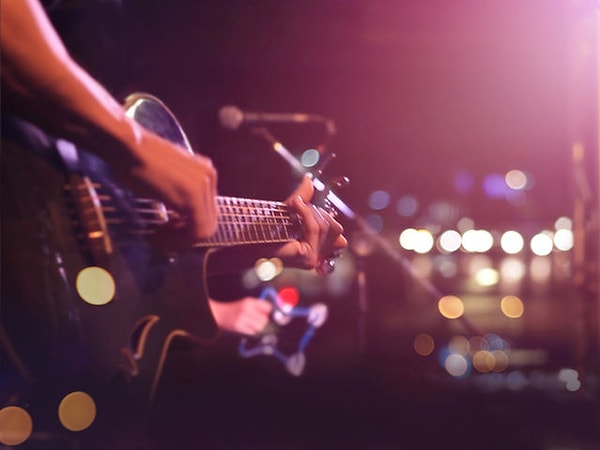 9. Вы когда-нибудь мечтали стать рок-звездой?