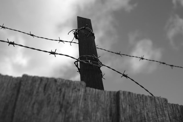 4. Стучащие военнопленные