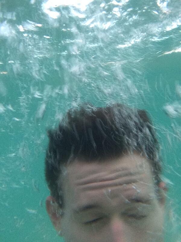 4. Ведь частенько бывает так, что попасть в кадр становится очень сложно, если не невозможно)