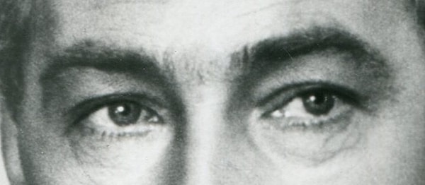 7. Как звали актера на фото?