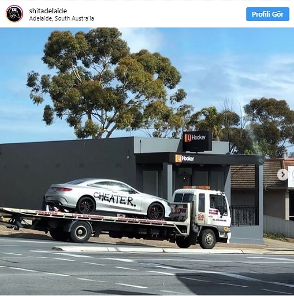 Видео, появившееся после этого события, которое состоялось 10 августа, содержит кадры того, как женщина, держа в руке биту, приближается к автомобилю Mercedes-Benz S63 AMG Coupe 2018 года.