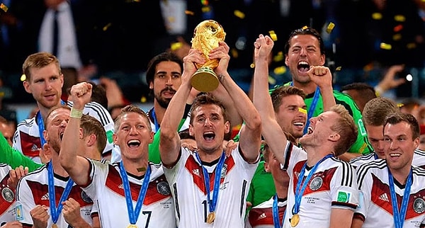 Вы удивлены? ФИФА оказалась в центре скандала с коррупцией, а победу Германии над Бразилией помнят все.