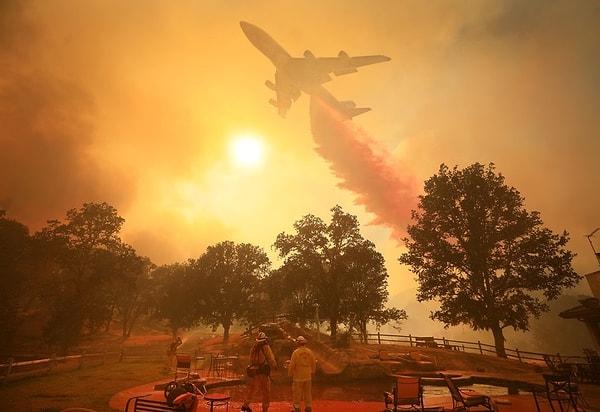 21. "Kaliforniya'da yangınla mücadele."