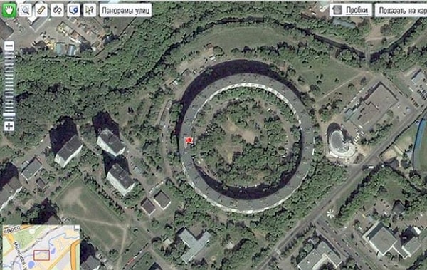 12. Эти дома интересно выглядят в Google Maps.