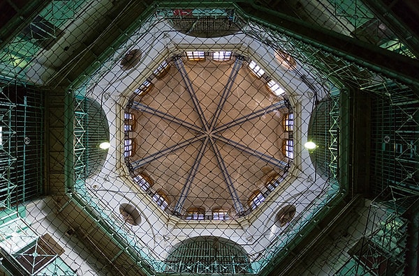 5. Вся тюрьма построена в неорусском (русско-византийском) стиле.